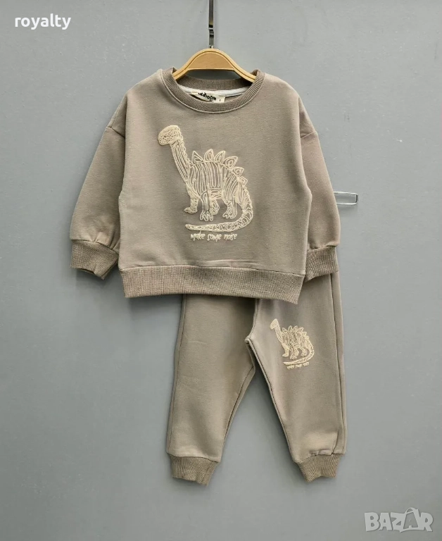 Спортен комплект с динозаври Два цвята , снимка 1