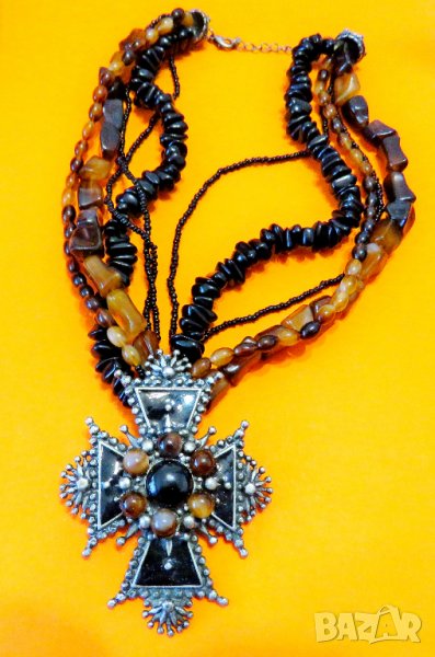 Голяма  кралска величествена огърлица с голям кръст с черен емайл и много камъни от черен ахат и  ка, снимка 1