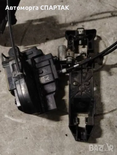 Nissan micra задна дясна дръжка комплект с другите неща на снимката , снимка 1