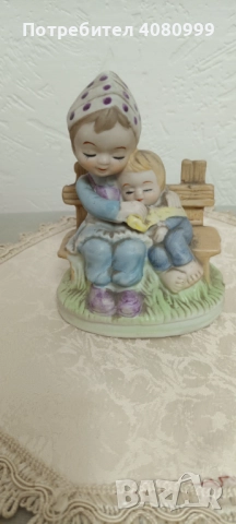 Мини фигурка "Две деца на пейка", снимка 2 - Колекции - 51969062