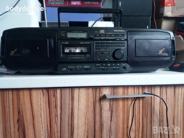 Grundig RR9900 радио-касетофон с компакт диск плейър, снимка 2 - Радиокасетофони, транзистори - 18877161