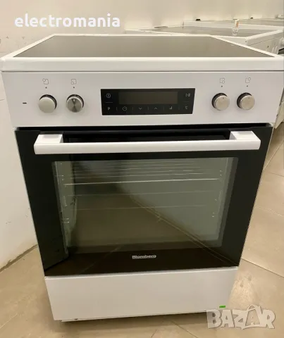 готварска печка с керамични котлони Blomberg HKT8236P XXL PyroClean oven, снимка 1 - Печки, фурни - 49500355