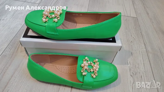 Чисто нови дамски ниски обувки от зелена еко кожа размер 38