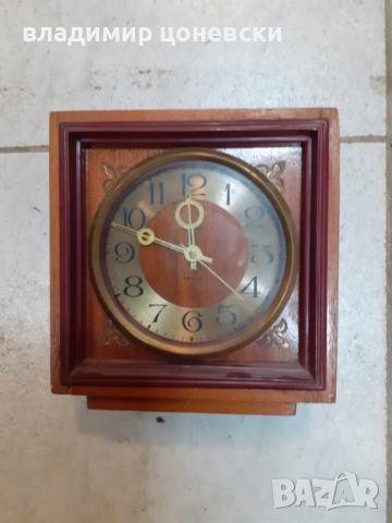 Стар настолен,каминен часовник,будилник