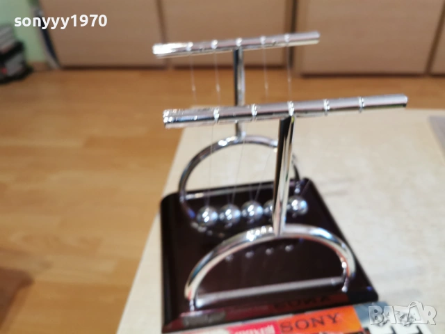 Люлката на Нютон-18х18х15см-стоманени топчета 1501261052, снимка 8 - Колекции - 53106282