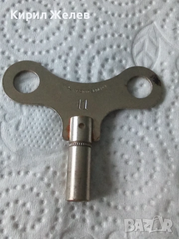 Ключ за стенен часовник 51976