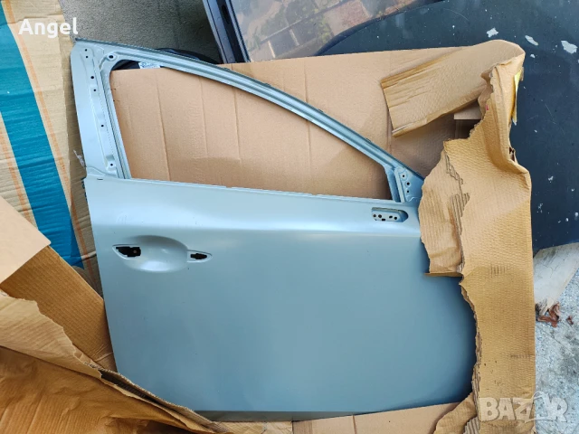 Врата предна дясна за Mazda 3 Седан 2019- Чисто нова