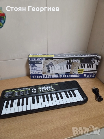 Чисто нов Детски електронен синтезатор Bontempi с 37 клавиша. , снимка 4 - Музикални играчки - 52858305