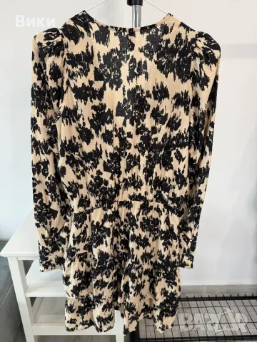 Красива рокля в размер М, снимка 10 - Рокли - 48168104