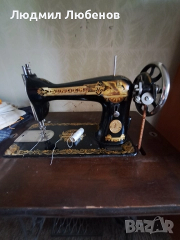 Стара шевна машина с маса Singer, снимка 3 - Други ценни предмети - 52150046