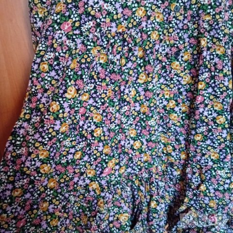 Цветна рокля Stradivarius, снимка 4 - Рокли - 44340706