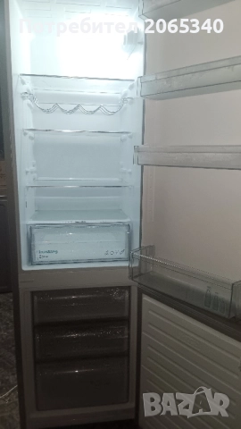 ХЛАДИЛНИК С ФРИЗЕР SHARP 180см, снимка 2 - Хладилници - 52370603