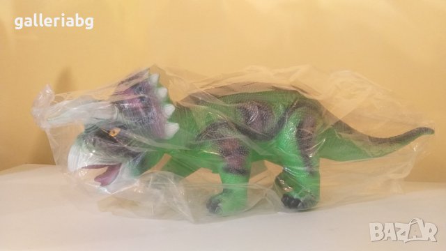 Голям силиконов динозавър