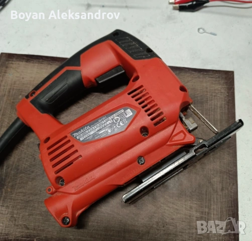 Прободен трион Makita M4301, снимка 4 - Триони и циркуляри - 53401155