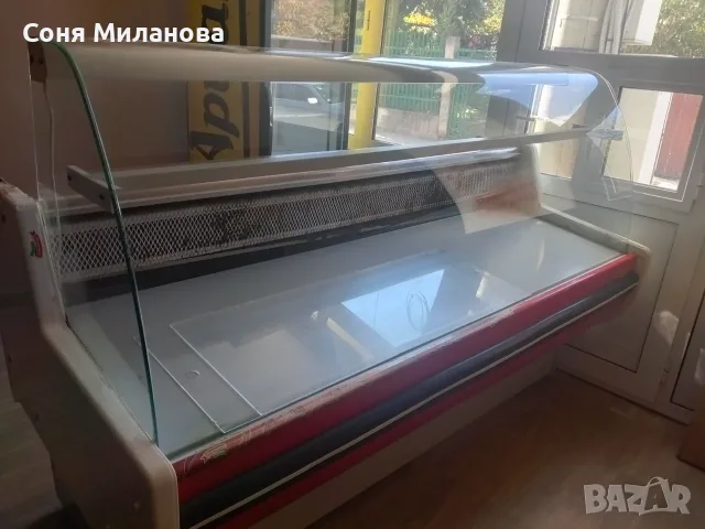 Хладилна витрина 
