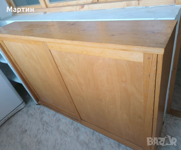 Масивен шкаф 