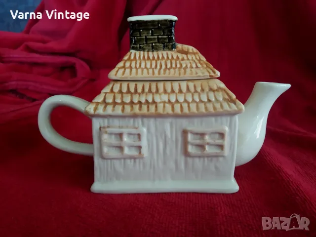 Колекционерски декоративен порцеланов чайник, снимка 3 - Антикварни и старинни предмети - 49814909