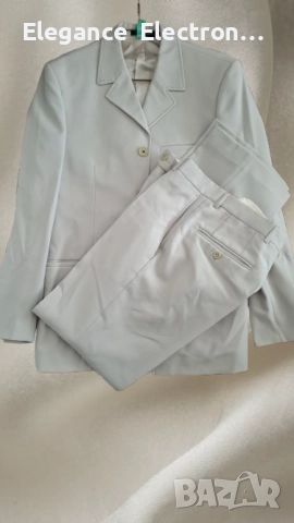 Дамски костюм Teodor – светъл цвят, размер 44