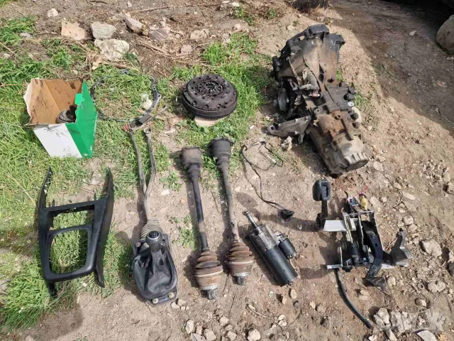 полуоски poluoski VW Pasat пасат 5.5 1.9 131 ръчка автомат 4D0 407 722E предпазна ламарина полуоска 