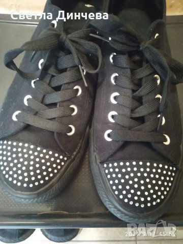 Дамски кецове