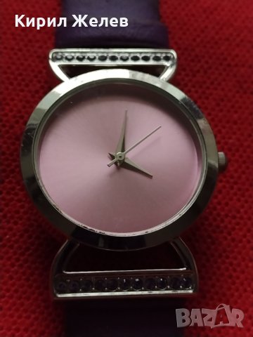 Луксозен дамски часовник с кожена каишкаAVON - 7865