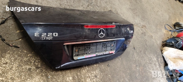 Заден капак багажник Mercedes W211 седан, снимка 3 - Части - 53303803