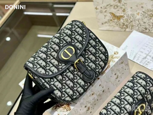 Christian Dior Дамска чанта, кожа, снимка 2 - Чанти - 56315816