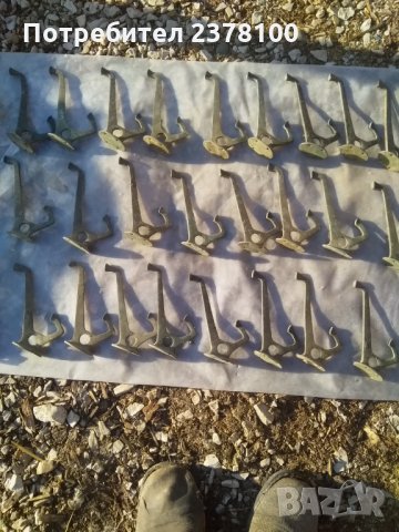 Продавам предна дясна за Сеат алтеа 40лв.