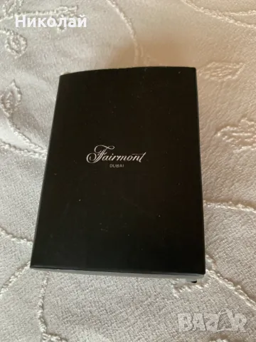 Безжично зарядно с комплект кабели BOLERO @memorii 2 в 1 - черно, брандирано Fairmont Dubai, ново, снимка 12 - Оригинални зарядни - 48269427