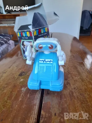 Стара играчка Робот Игробот, снимка 4 - Други ценни предмети - 56019701