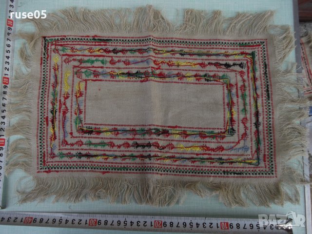 Каре ръчно бродирано - 1, снимка 3 - Други ценни предмети - 40039024