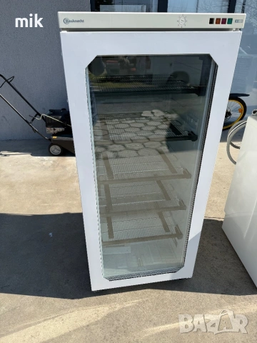 Минусова хладилна витрина Bauknecht 140 см 