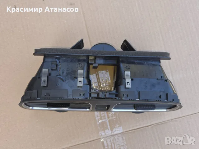 5K0815735D. Духалки средна конзола за Vw голф 6. хечбек,комби. 2008-2012г, снимка 3 - Аксесоари и консумативи - 55925383