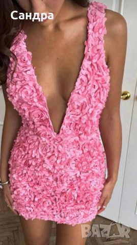 Розова уникална рокля с 3д цветя