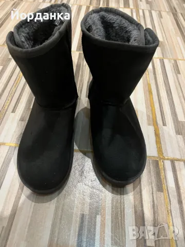Дамски велурени ботуши