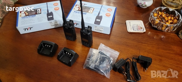 два броя чисто нови радиостанции уоки-токита двубандови