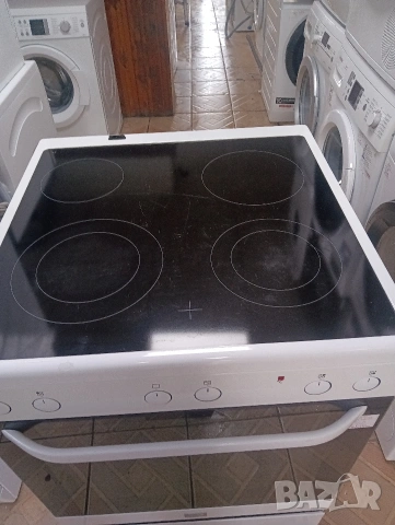 Свободно стояща печка с керамичен плот VOSS Electrolux с две години гаранция!, снимка 2 - Печки, фурни - 53449051