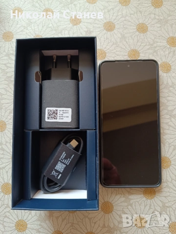 Продавам Motorola Edge 30 8/256