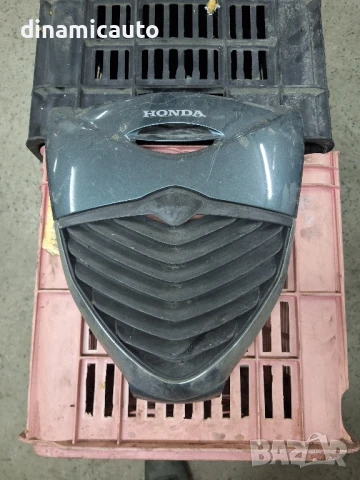 Вътрешна с жабка, фар, предна решетка, странични панели за Honda Sh 150i 2007г., снимка 13 - Части - 50448262