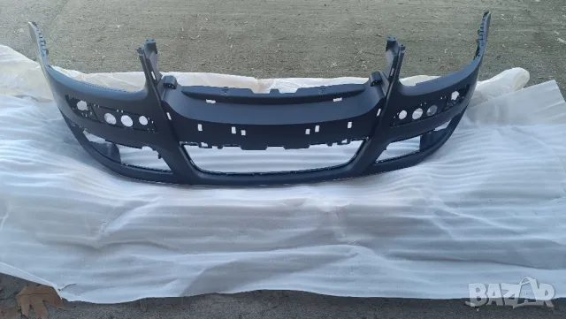 • Предна ЧИСТО НОВА GTI броня за голф 5, джета, кади, голф плюс, сеат
(Predna GTI bronq , снимка 2 - Части - 50216614