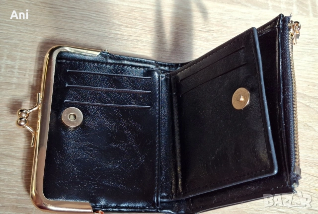 Малко кожено протмоне Fragola, снимка 2 - Чанти - 53861748