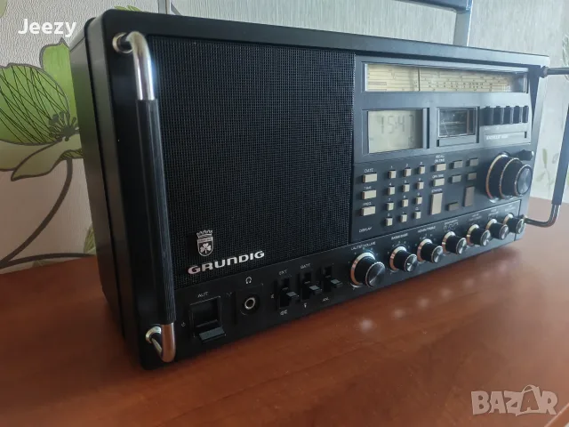 Grundig Satelit 600 Professional, снимка 3 - Радиокасетофони, транзистори - 55740019