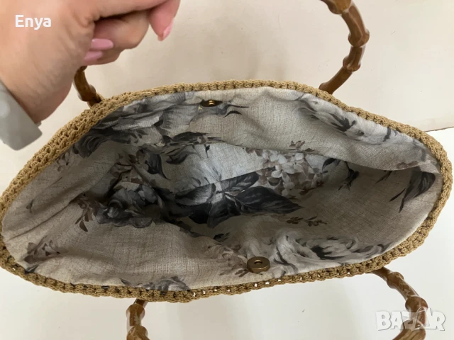 Ръчно-плетена дамска чанта с твърди дръжки, снимка 4 - Чанти - 51140079