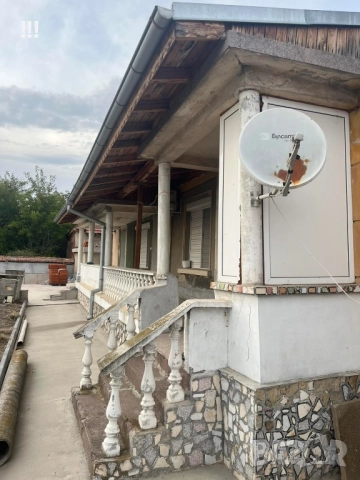 Масивна къща 250 кв.м. с двор, снимка 15 - Къщи - 51899147