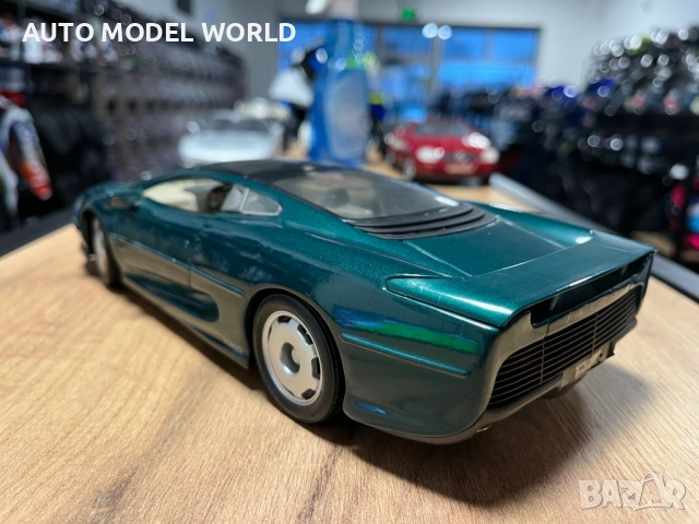 МАISTO колекционерски модел JAGUAR XJ220 2004 г. 1:18 мащаб, снимка 3 - Колекции - 52879186