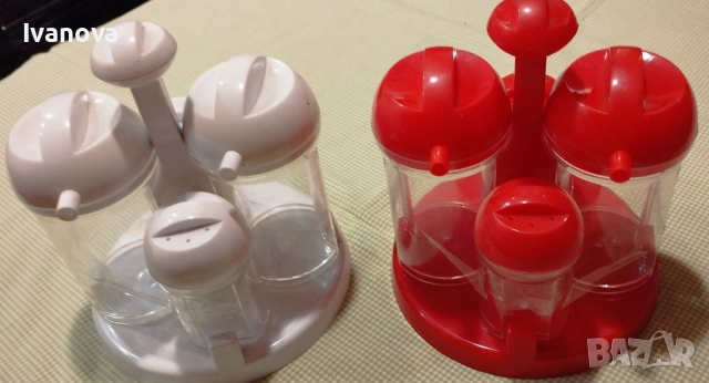 красив порцеланов оливерник в плетен панер и два пластмасови, снимка 3 - Аксесоари за кухня - 53804572