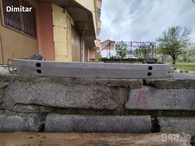 греда за задна броня TOYOTA avensis t25, снимка 2 - Части - 49731940