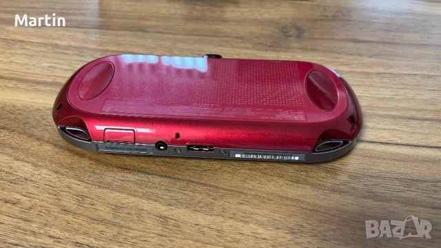 Sony PS Vita PCH-1000 Cosmic Red CIB(Complete in Box) 8GB, снимка 11 - PlayStation конзоли - 53333934