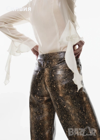 Чисто нов златист змийски лъскав кожен панталон "MNG", размер XS-S, снимка 9 - Панталони - 52409535