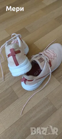 Дамски маратонки Nike, снимка 3 - Маратонки - 55888580